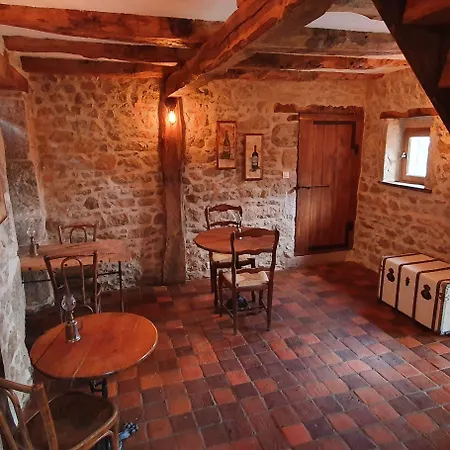 לינה וארוחת בוקר La Belle Ame Saint-Priest-des-Champs